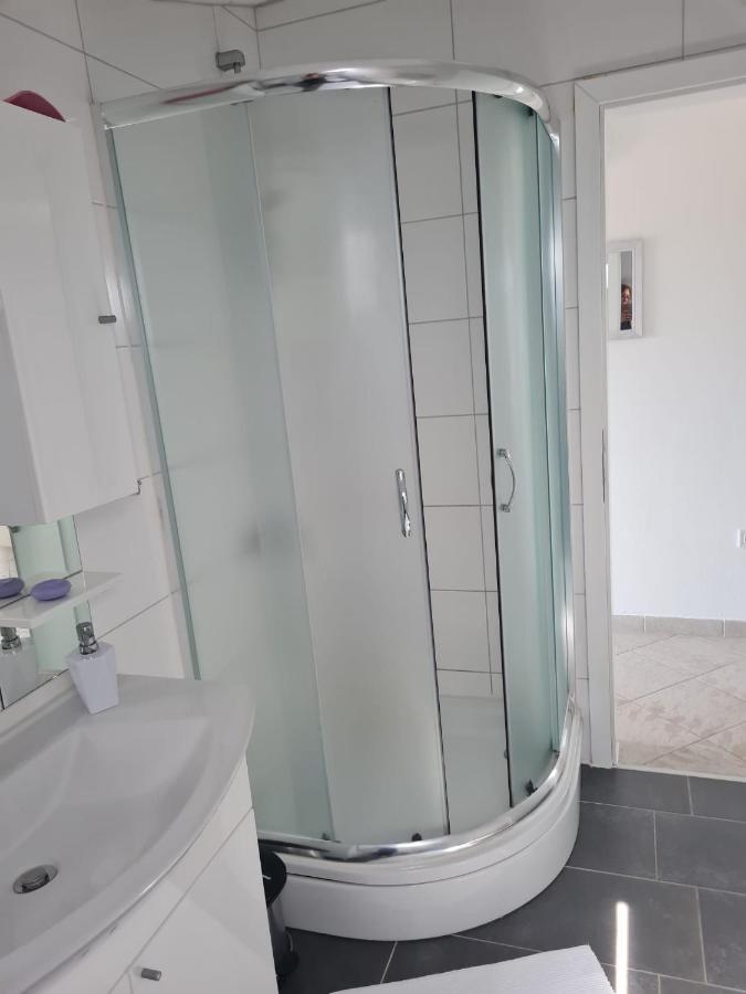 Villa Mena Vir Ngoại thất bức ảnh